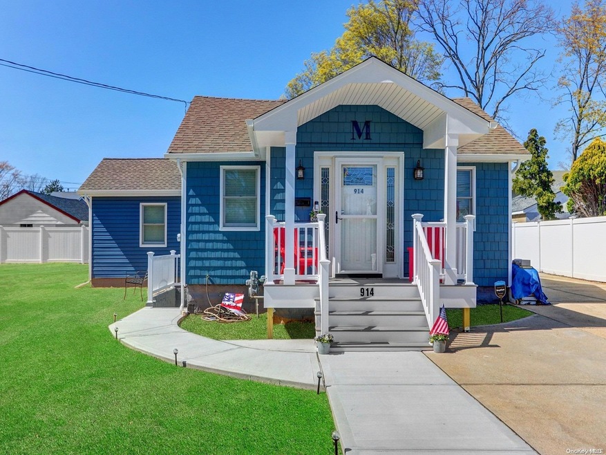 914 7th St, West Babylon, NY 11704 - photo 1