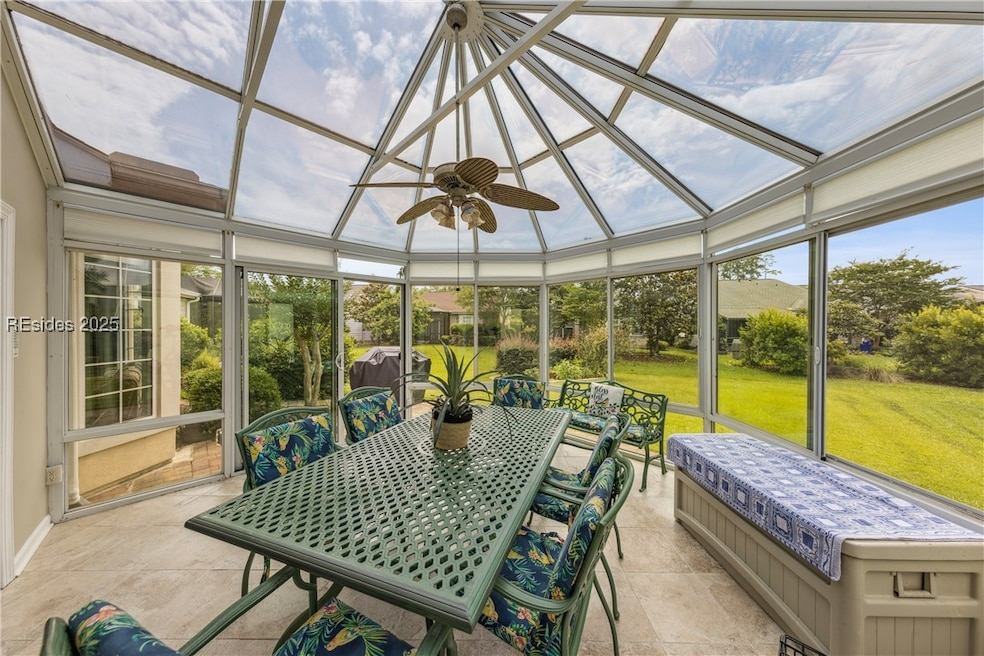 Atrium heated/AC tiled! Great views! Entertain yea