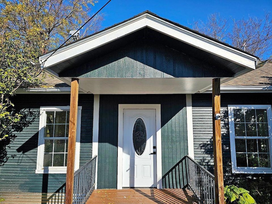 1501 E Scott St, Gainesville, TX 76240 - photo 1