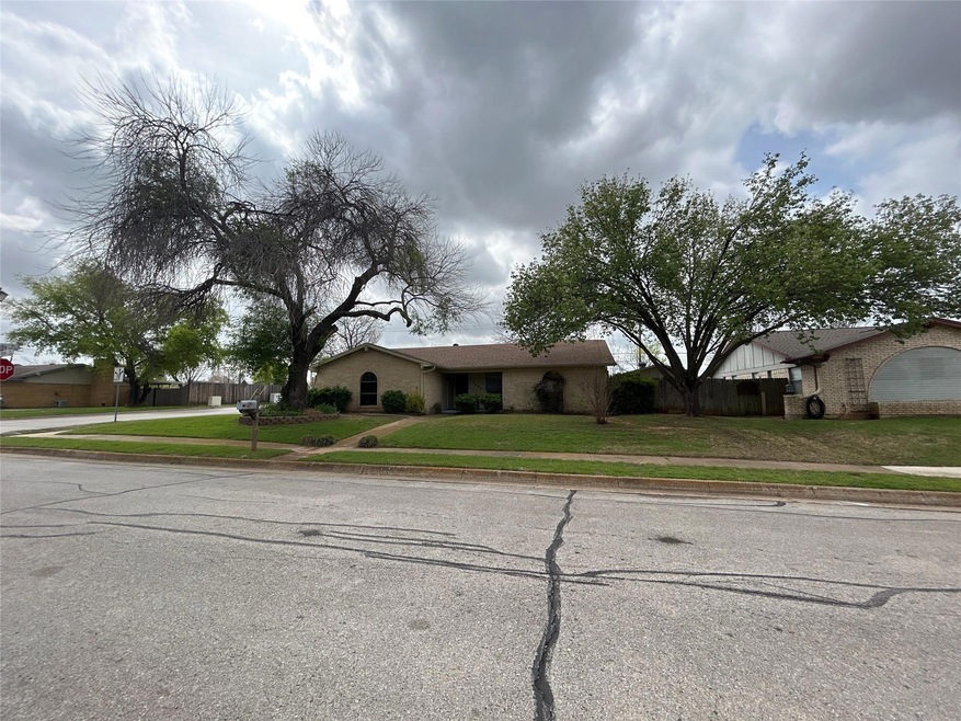 2900 Pebblestone Ln, Bedford, TX 76021 - photo 1