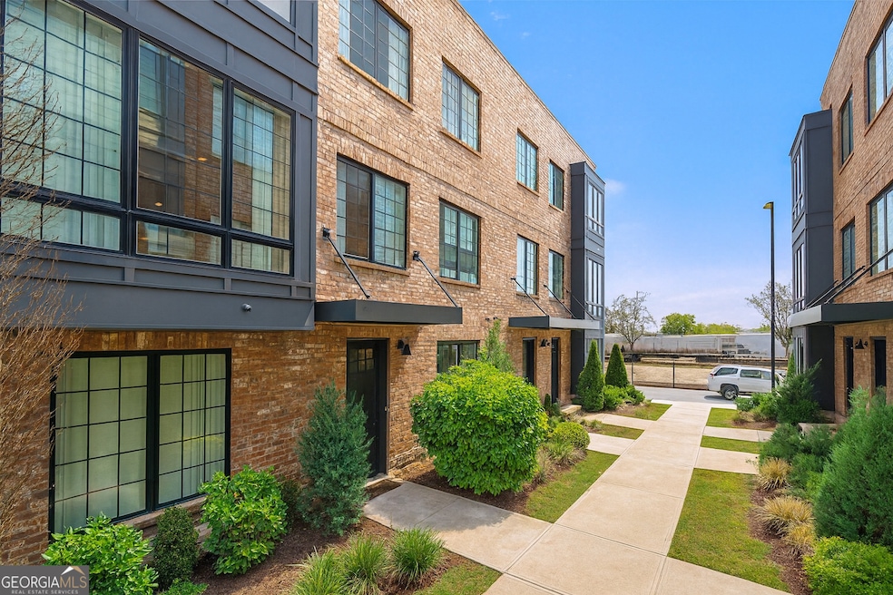 For Sale $649,999 • Co-Listing Agent