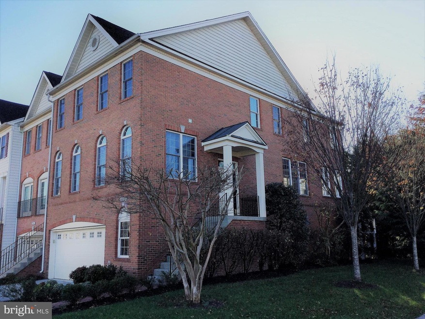 25249 Nesting Square, Chantilly, VA 20152 - photo 1