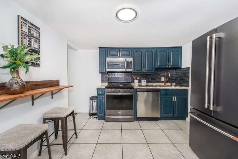 7 Calumet St, Newark, NJ 07105 - photo 1