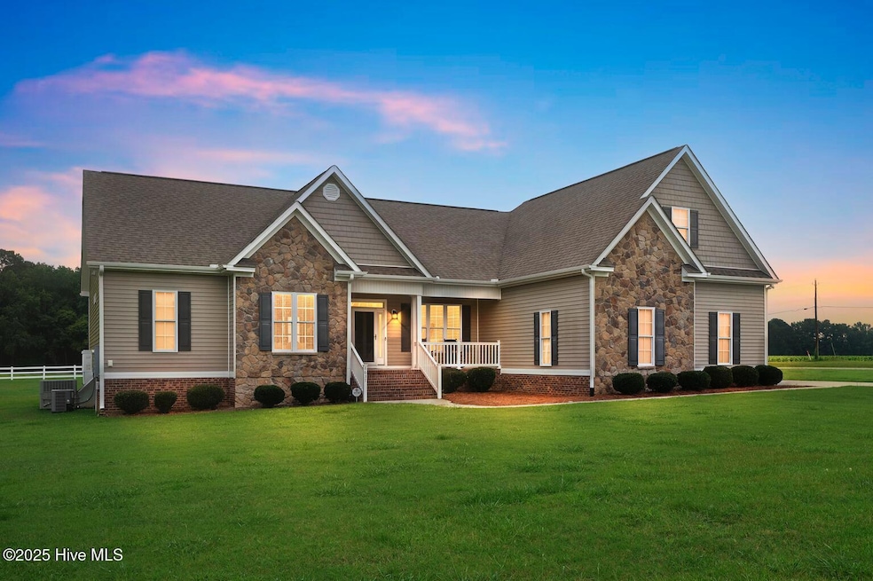 8637 Forest Cove Rd, Elm City, NC 27822 - photo 1