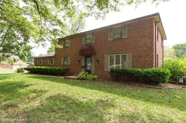 Fabulous ALL BRICK 2 story with 5 large bedrooms u