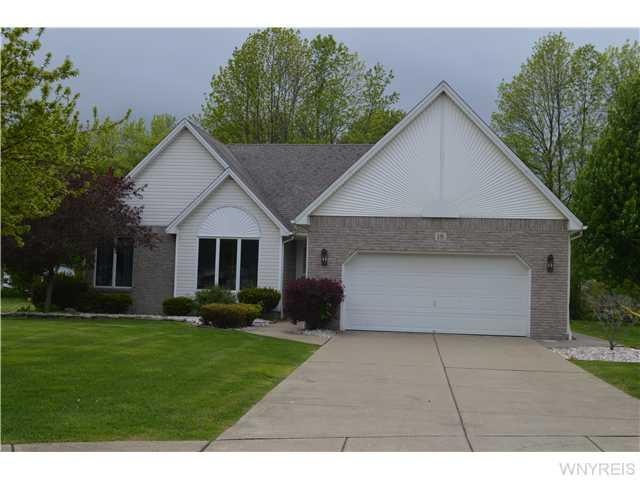 18 Rose Cir, North Tonawanda, NY 14120 - photo 1
