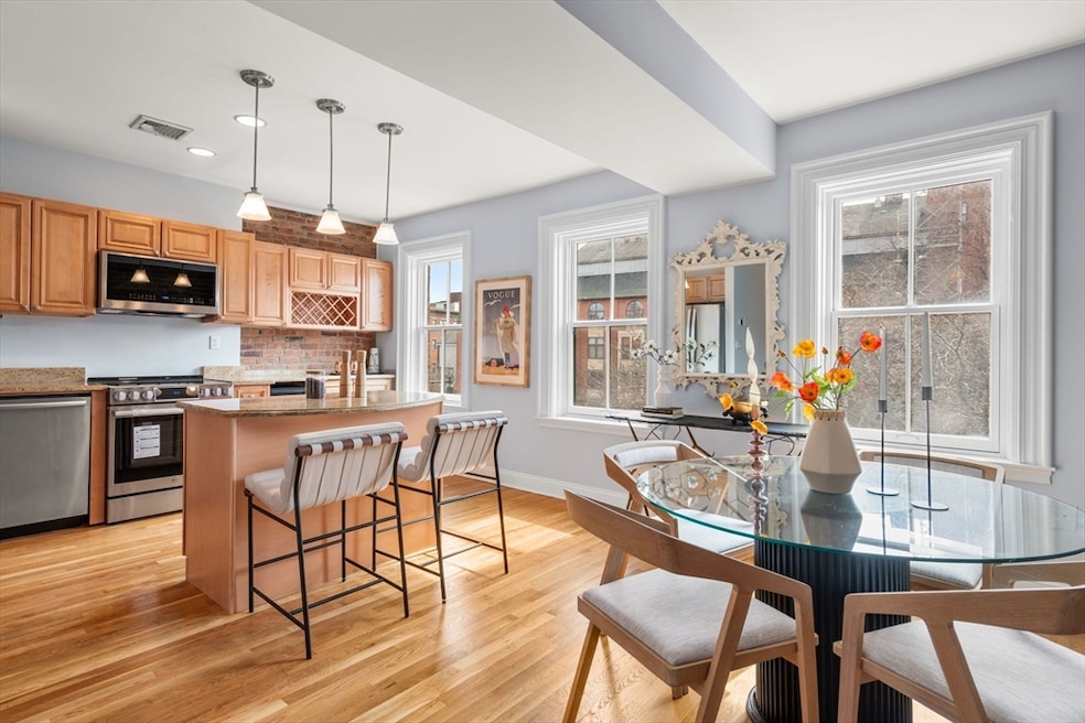 Sold $1,295,000 • Co-Listing Agent