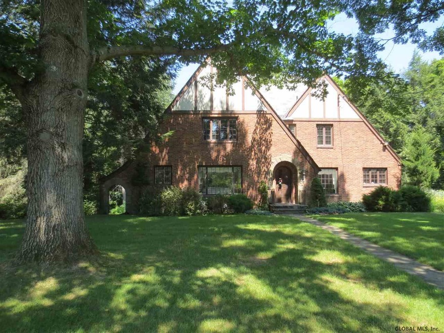 142 Droms Rd, Schenectady, NY 12302 - photo 1