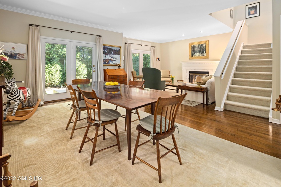 Large Open Living room - Dining Area