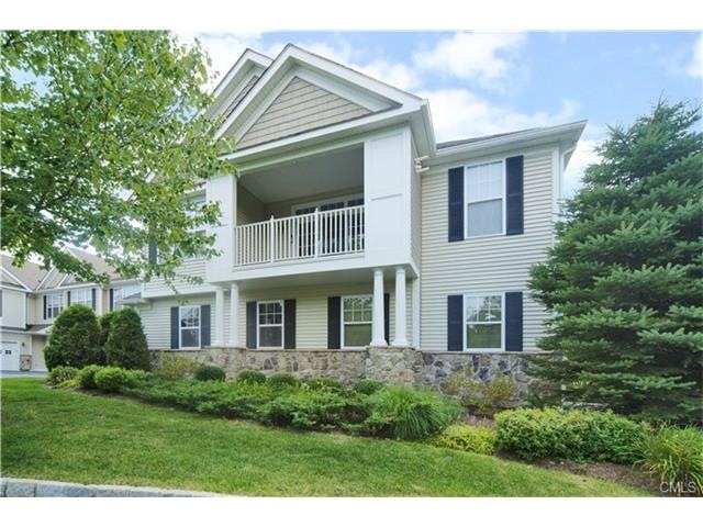 86 Suzie Dr unit 86, Newtown, CT 06470 - photo 1