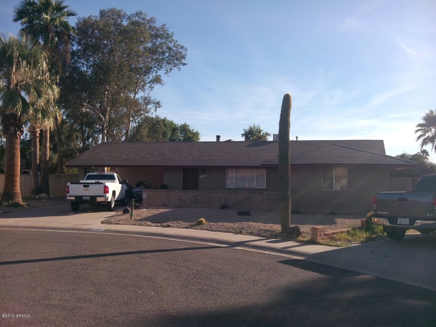 3919 E Laurel Ln
