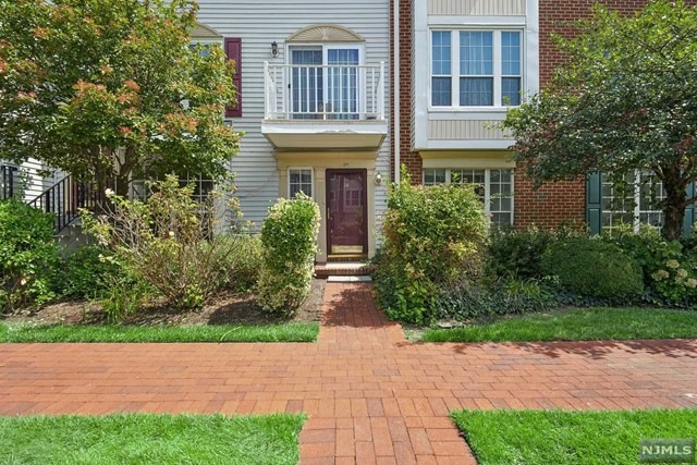 14 Walnut St, Jersey City, NJ 07305 - photo 1