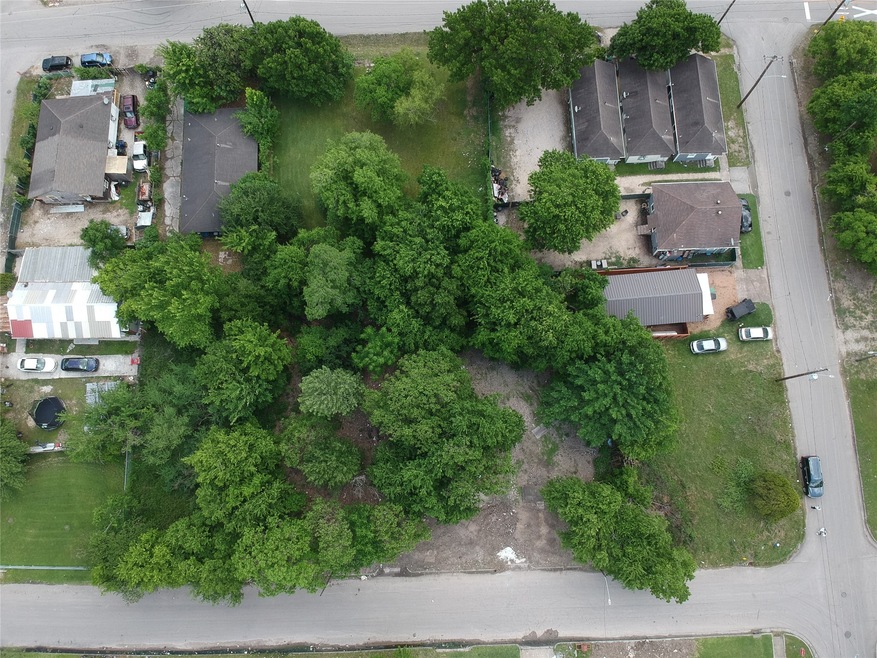 Attention Builders: this offering is a 10,213 SF l
