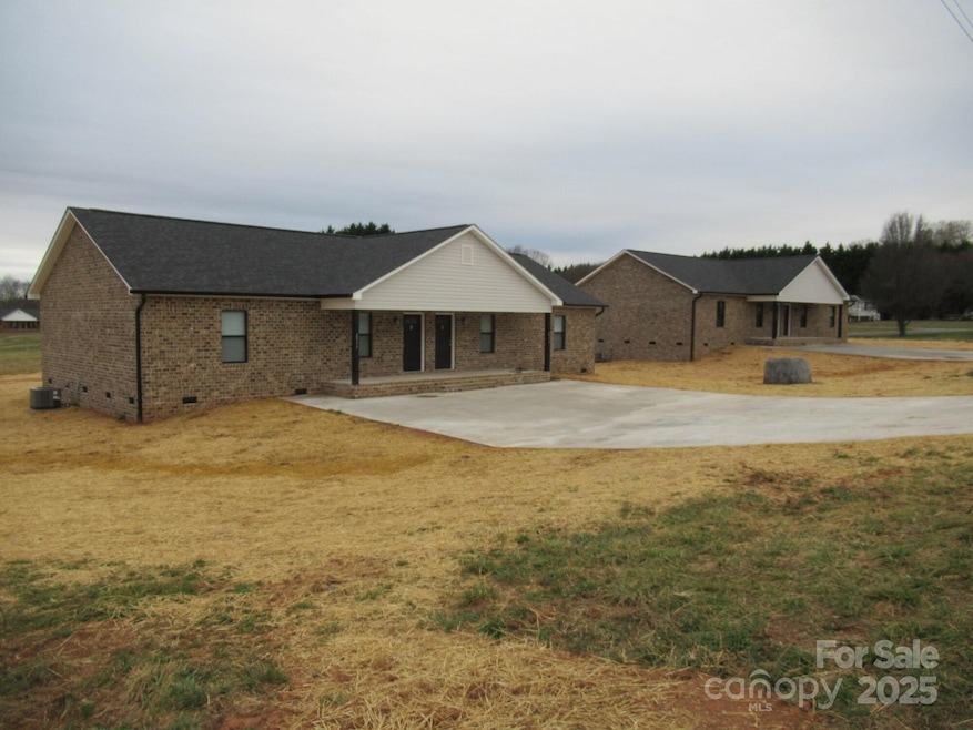 Sold $700,000 • Co-Listing Agent