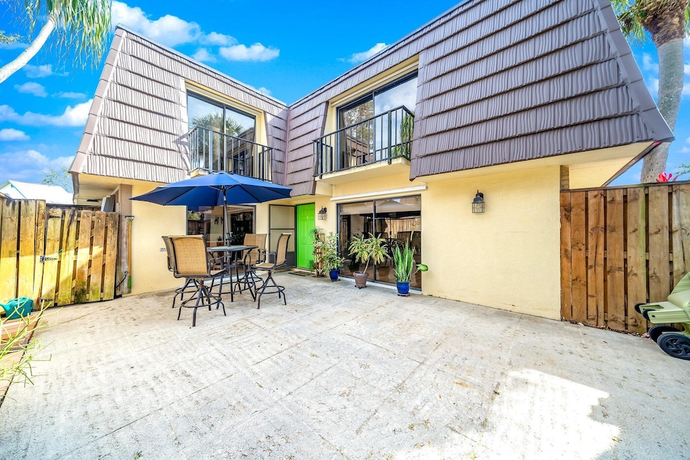 310 3rd Ct, Palm Beach Gardens, FL 33410 - photo 1