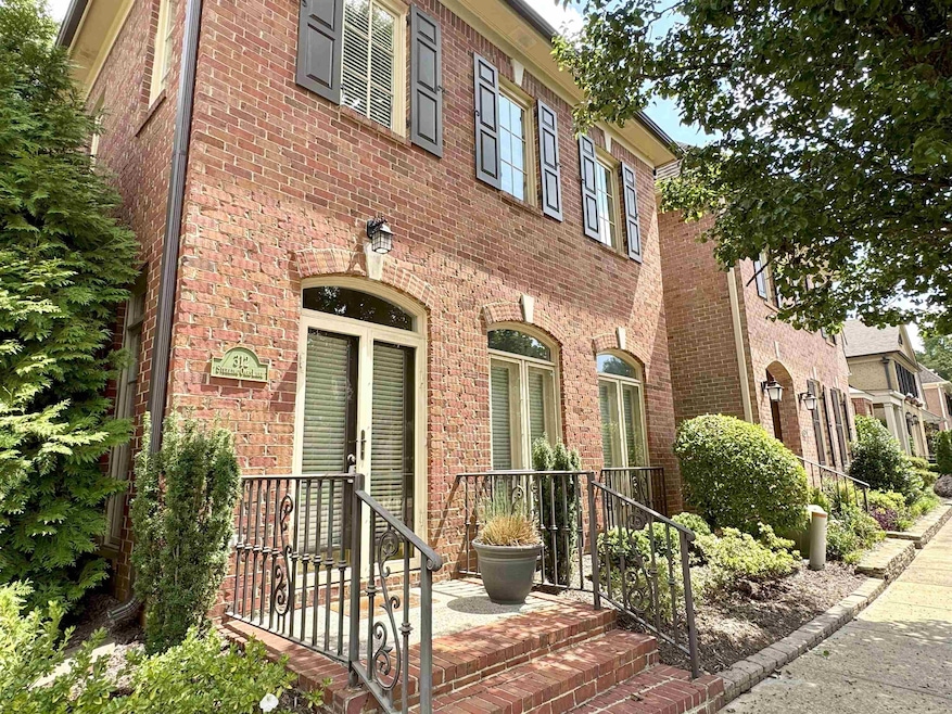 312 Sterling Oaks Ln, Collierville, TN 38017 - photo 1