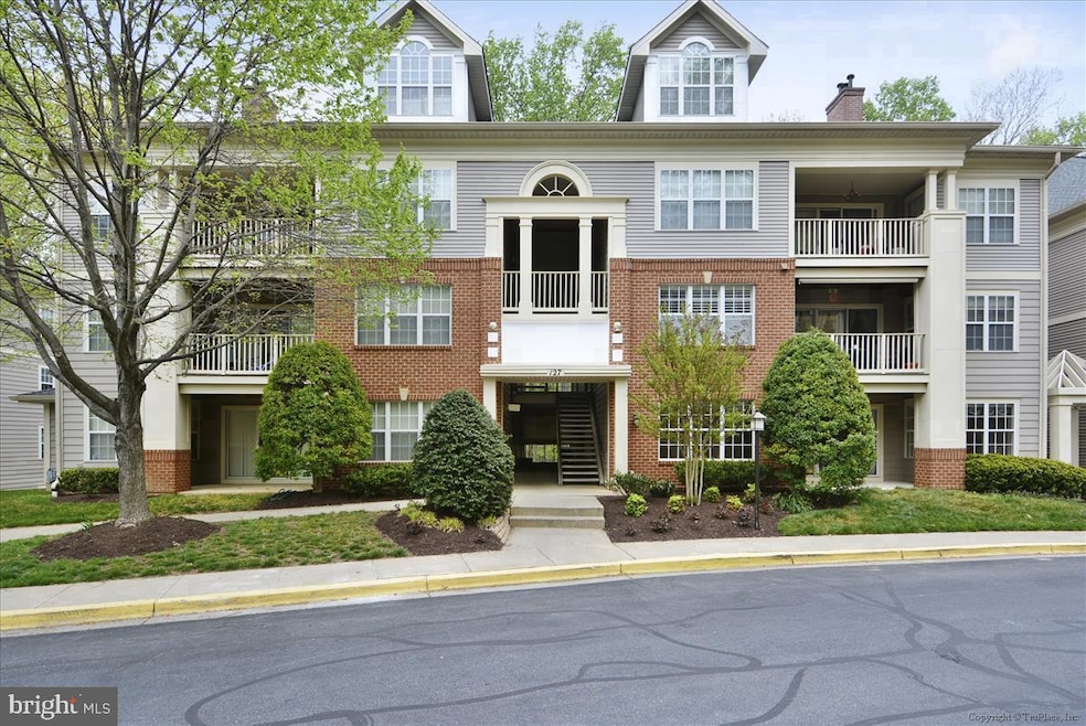 109 Timberbrook Ln unit T2, Gaithersburg, MD 20878 - photo 1