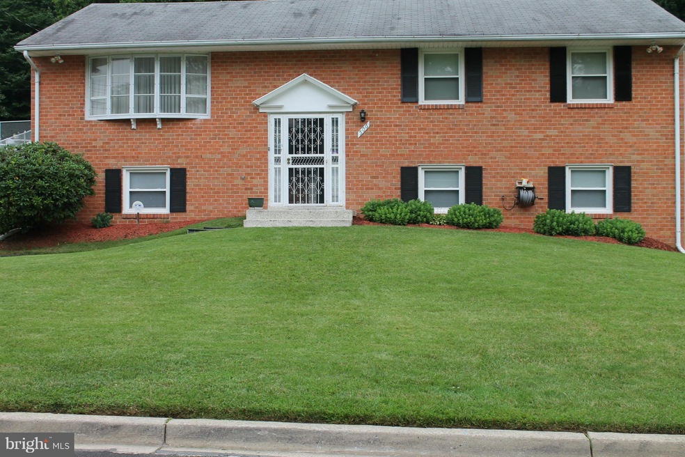 506 Millwoof Dr, Capitol Heights, MD 20743 - photo 1