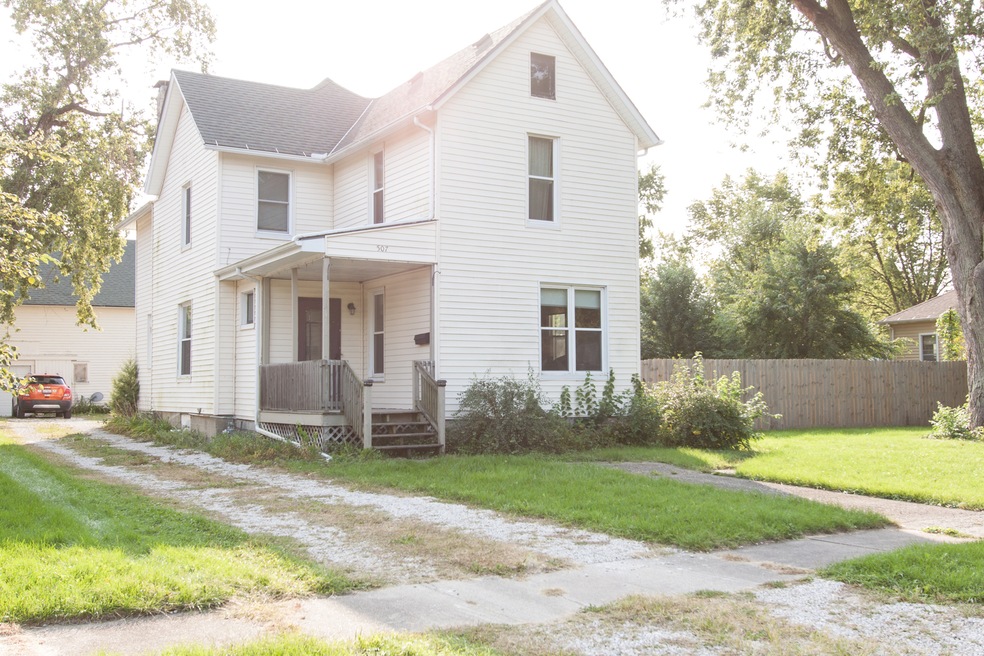 507 Mason St, Chenoa, IL 61726 - photo 1