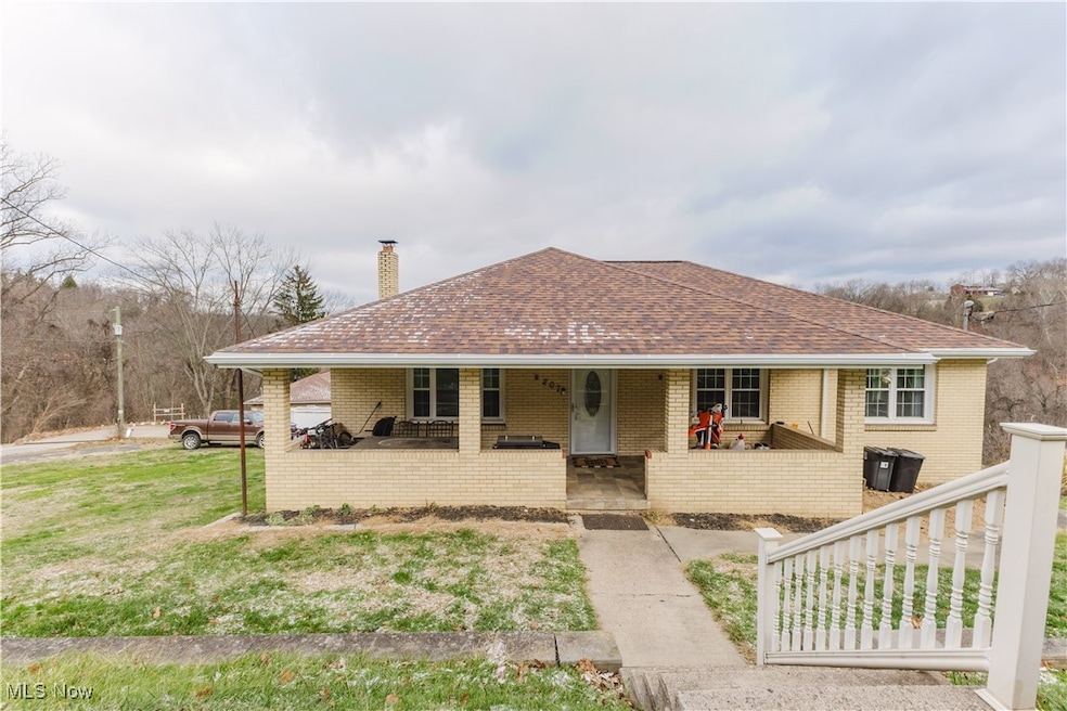 207 Iowa St, Weirton, WV 26062 - photo 1