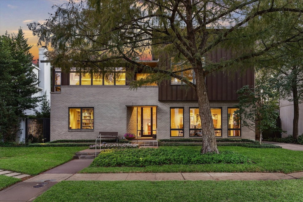 3635 Overbrook Ln, Houston, TX 77027 - photo 1