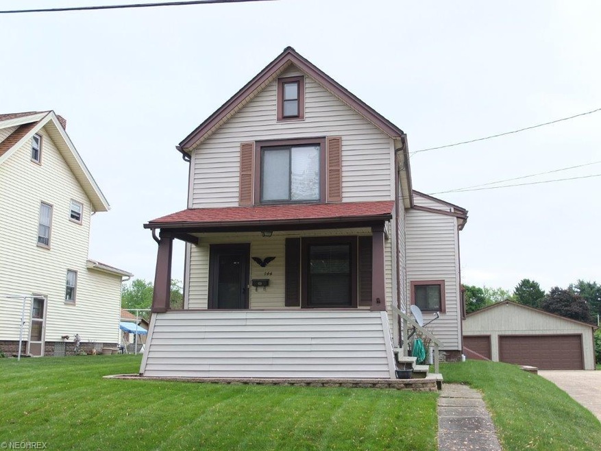 Move right into this 3 bedroom, 2.5 bath home with
