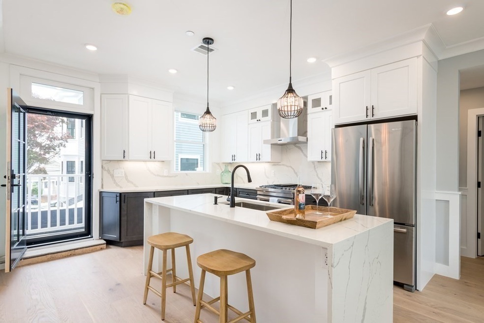 113 Beacon St unit B, Somerville, MA 02143 - photo 1