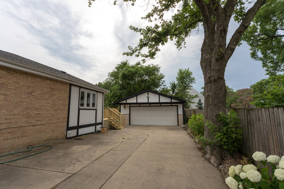 4340 Scott St, Schiller Park, IL 60176 - photo 1