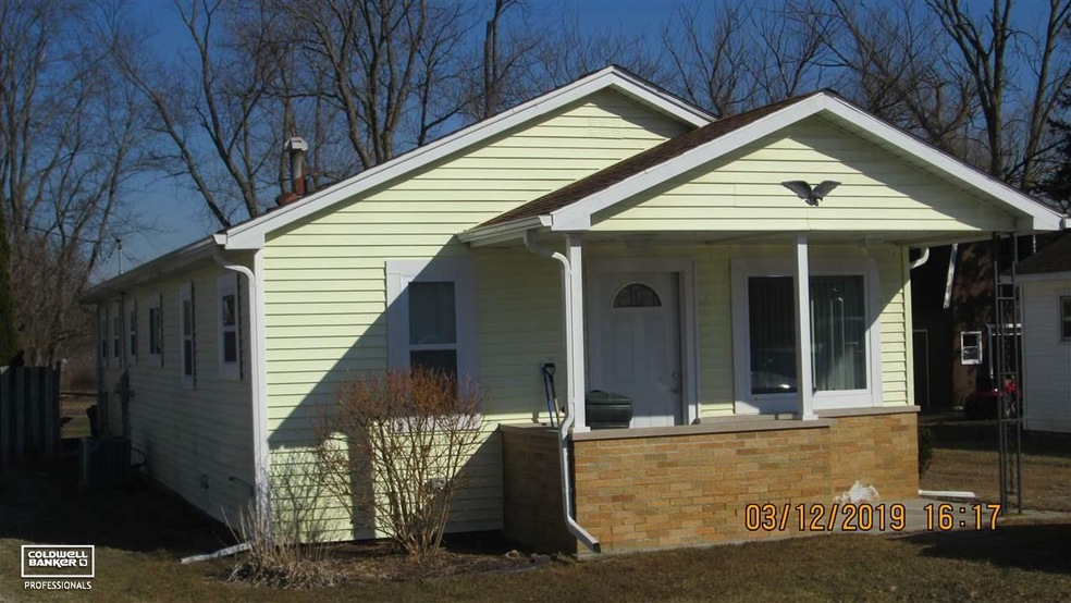 1914 Allen Rd, Kimball, MI 48074 - photo 1