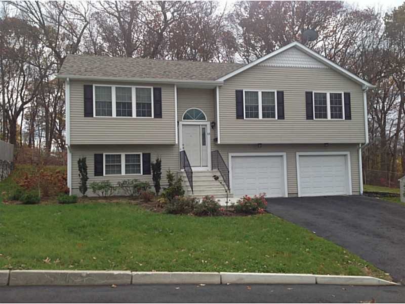 88 Rockcrest Dr, Cranston, RI 02920 - photo 1