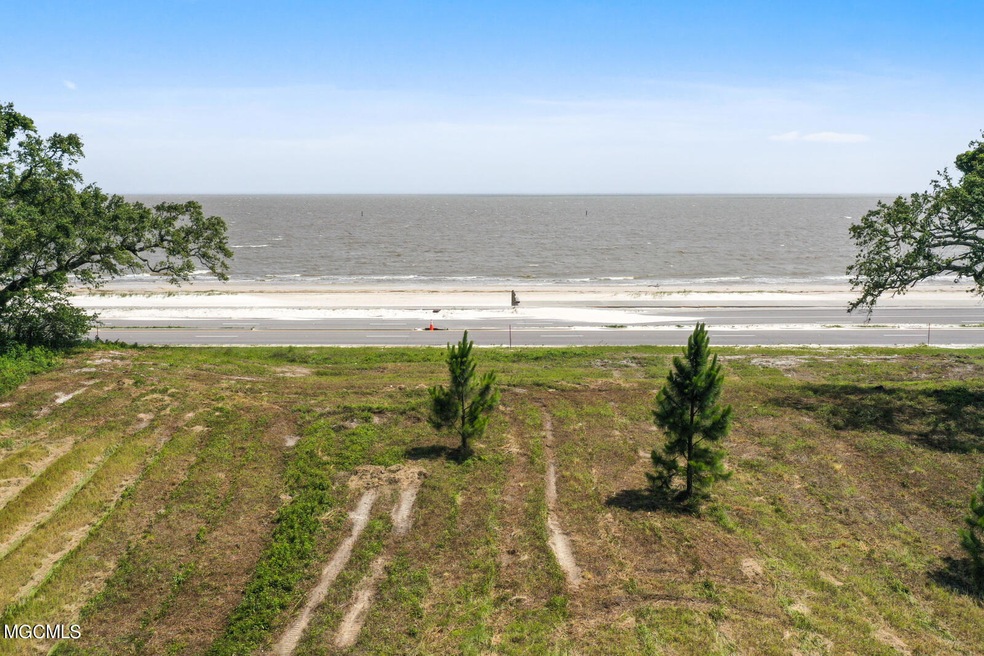 1034 West Beach 3