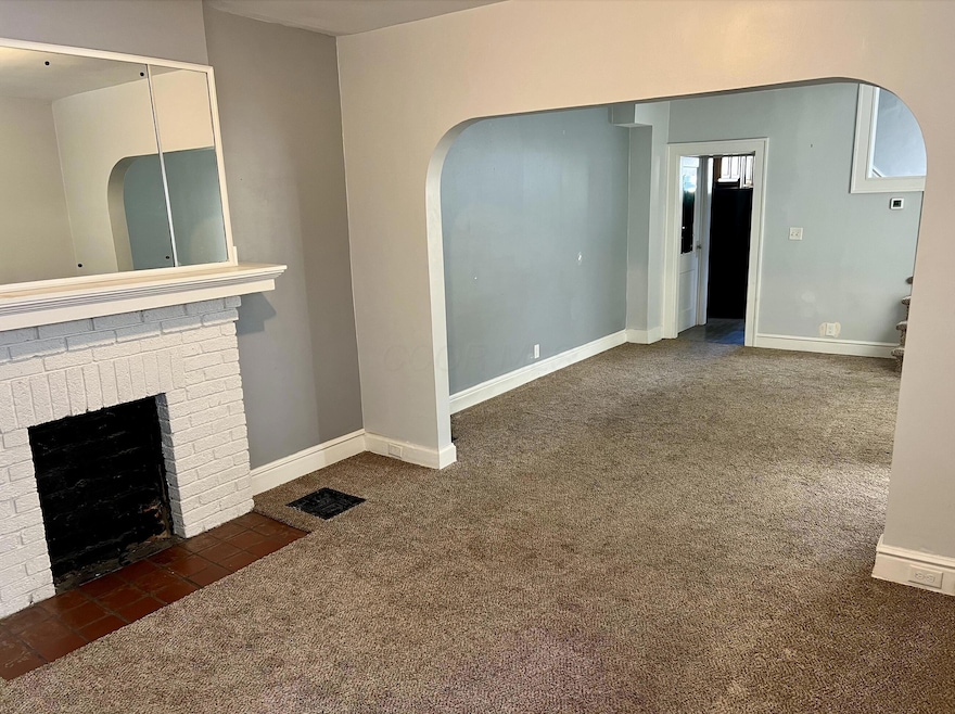 212 E Hudson St, Columbus, OH 43202 - photo 1