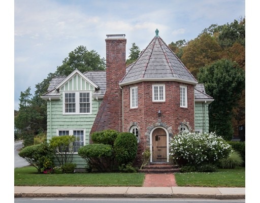 251 Pleasant St, Arlington, MA 02476 - photo 1