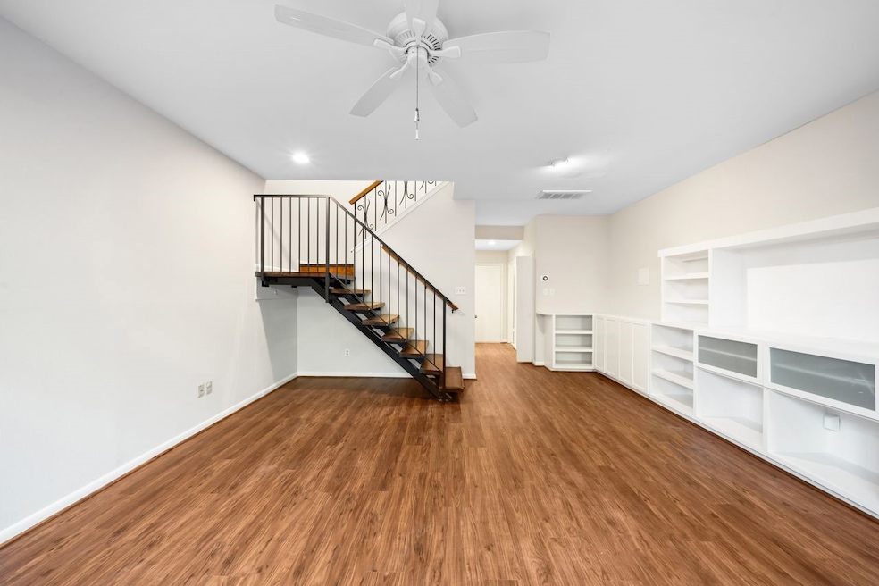 2100 Commonwealth St unit G, Houston, TX 77006 - photo 1