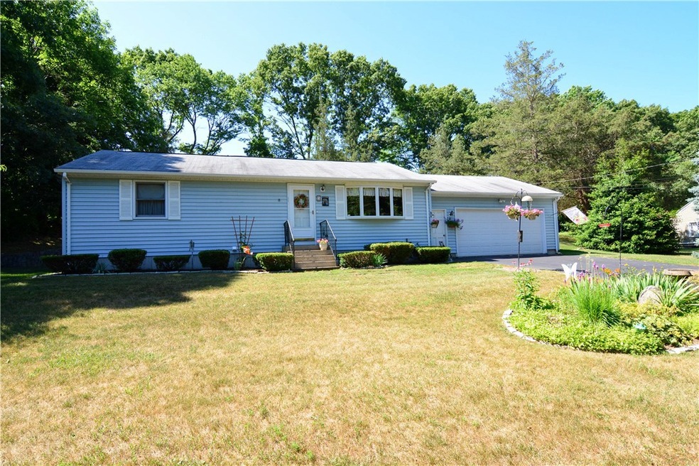 73 Quaker Ln, West Warwick, RI 02893 - photo 1