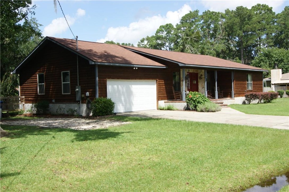 169 Pine Cir, Brunswick, GA 31520 - photo 1