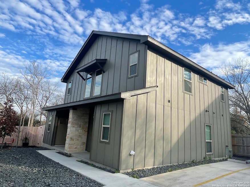 810 S Walters St unit 201, San Antonio, TX 78203 - photo 1