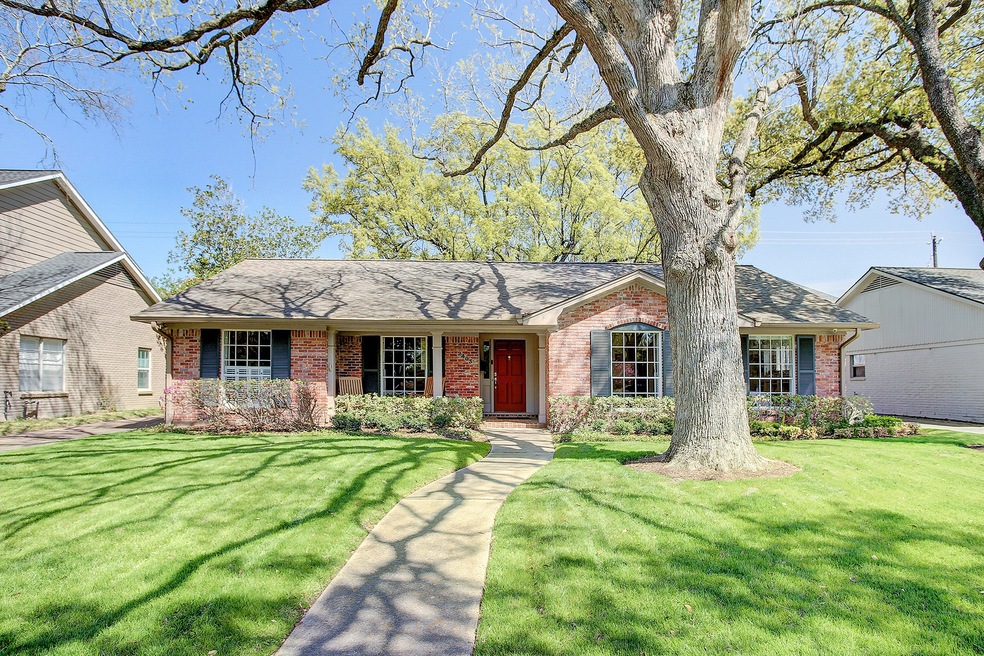 2403 Briarmead Dr, Houston, TX 77057 - photo 1