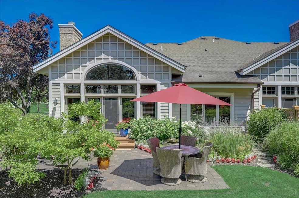 Exterior-Patio