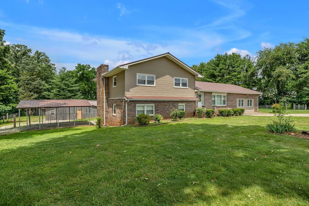 For Sale $484,900 • Co-Listing Agent