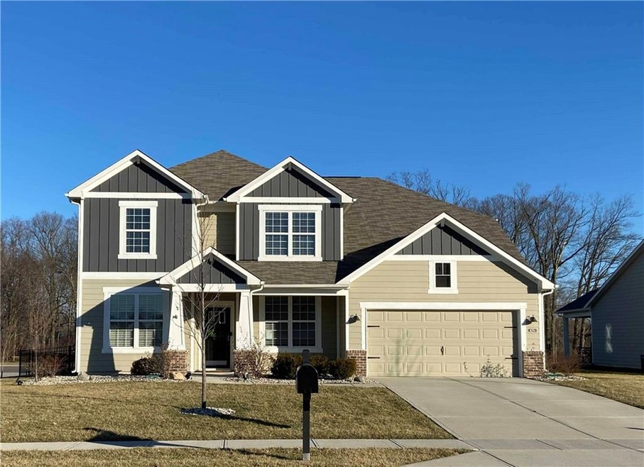 5 bedroom home - LIKE NEW!!