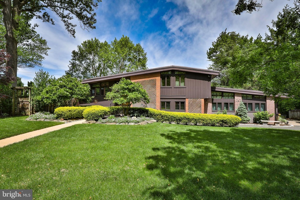 4105 Barberry Dr, Lafayette Hill, PA 19444 - photo 1