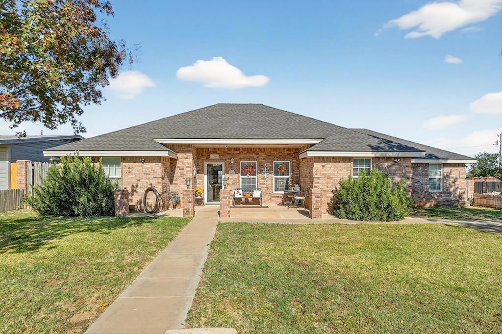1303 Lynn Ave, Midland, TX 79705 - photo 1