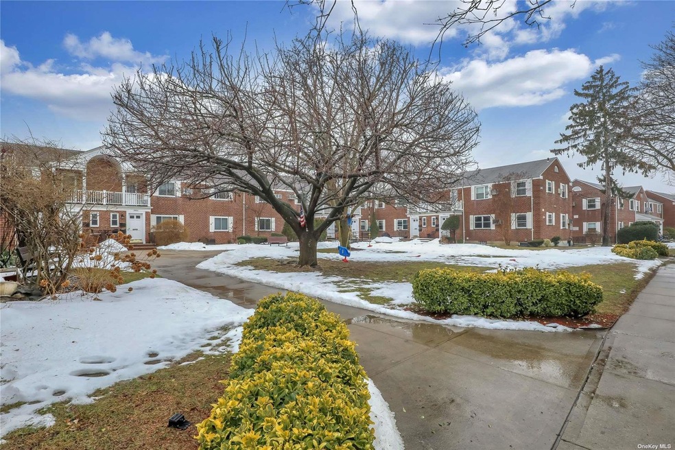 25420 74th Ave unit 2, Glen Oaks, NY 11004 - photo 1