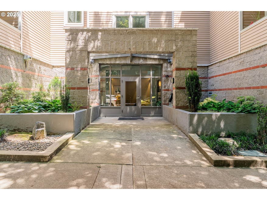 205 S Montgomery St unit 401, Portland, OR 97201 - photo 1