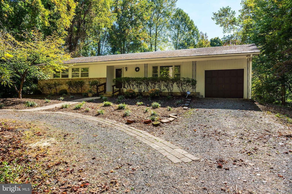 5311 Summit Dr, Fairfax, VA 22030 - photo 1