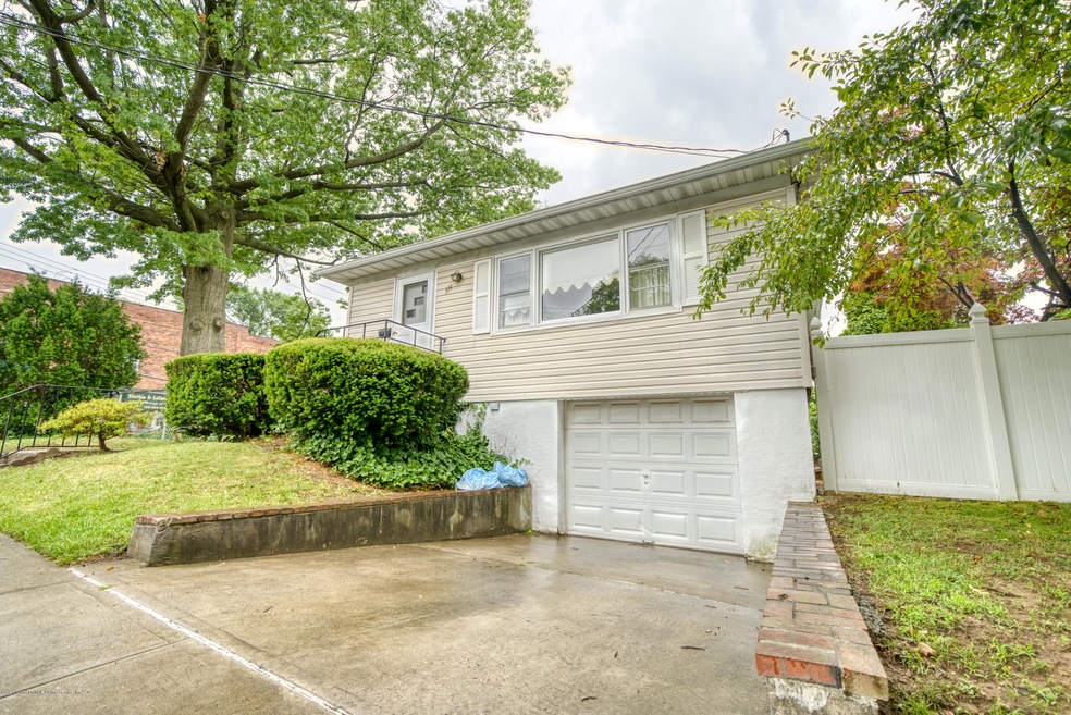 314 Dickie Ave, Staten Island, NY 10314 - photo 1