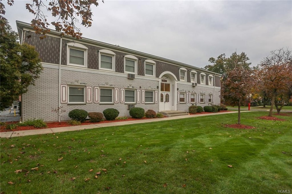 25 Normandy Village unit 4, Nanuet, NY 10954 - photo 1