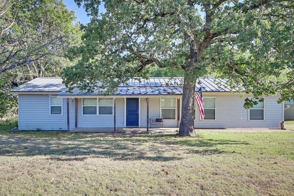 394 County Road 4590, Boyd, TX 76023 - photo 1