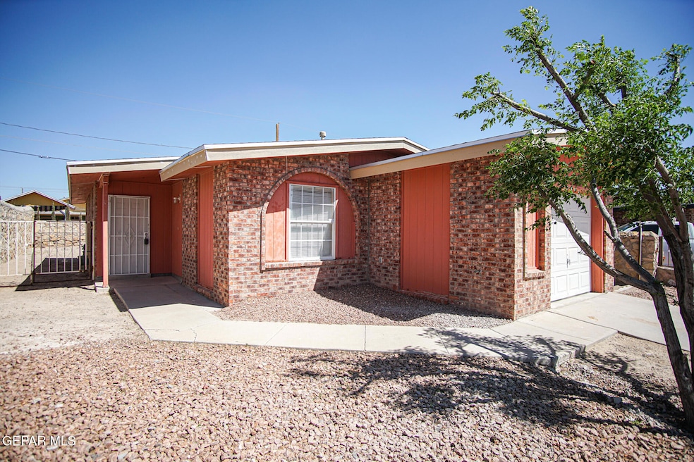 284 Sandy Hills Ln, El Paso, TX 79928 - photo 1